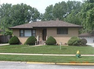 10 Timrick Dr, Munster, IN 46321