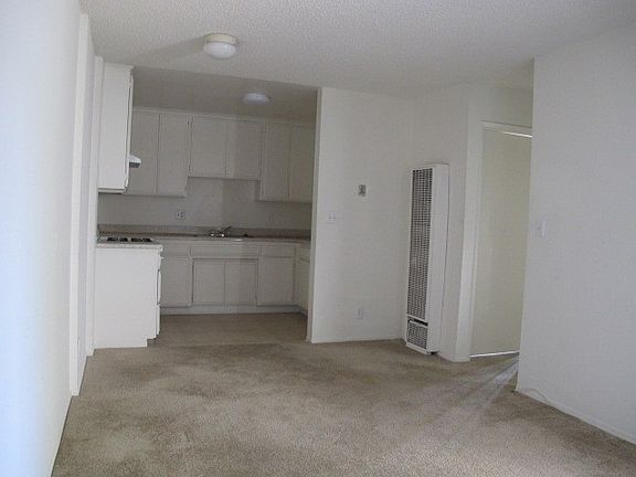 3rd image of 6260 Vineland Ave APT 104