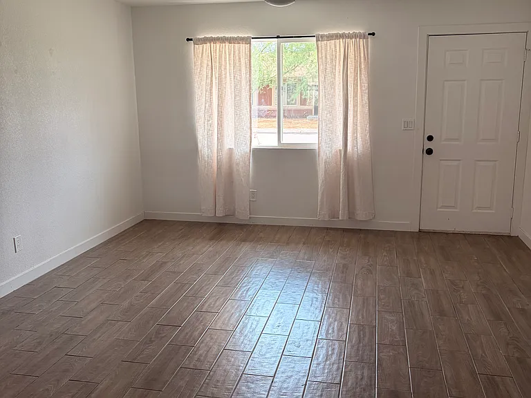 3664 W Oakland St — Photo 3