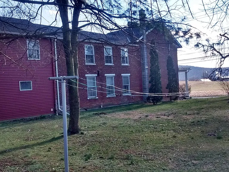 164 S River St #B — Photo 25