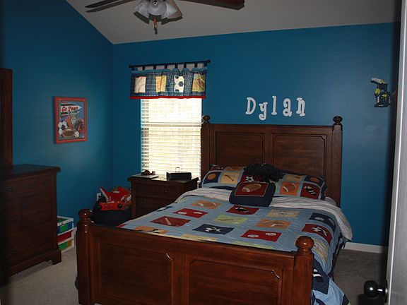 2nd image of 410 Oliver Dr