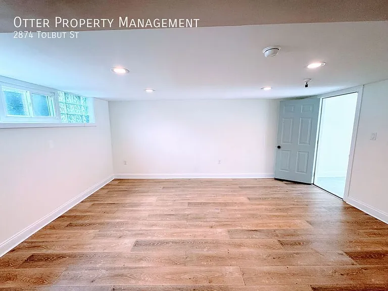 2874 Tolbut St — Photo 40