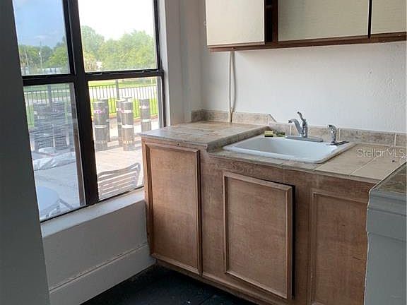 4th image of 430 S Central Ave #203