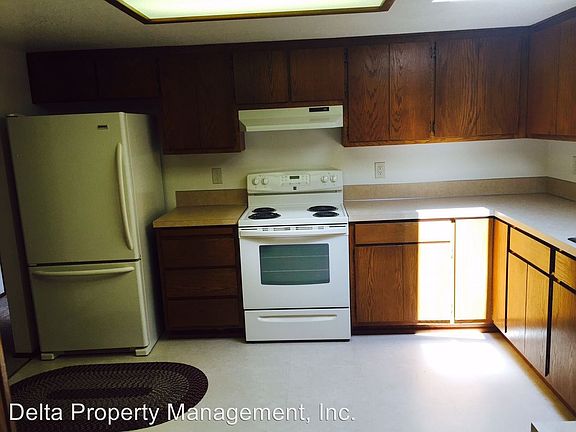 3rd image of 5714 Parkside Dr