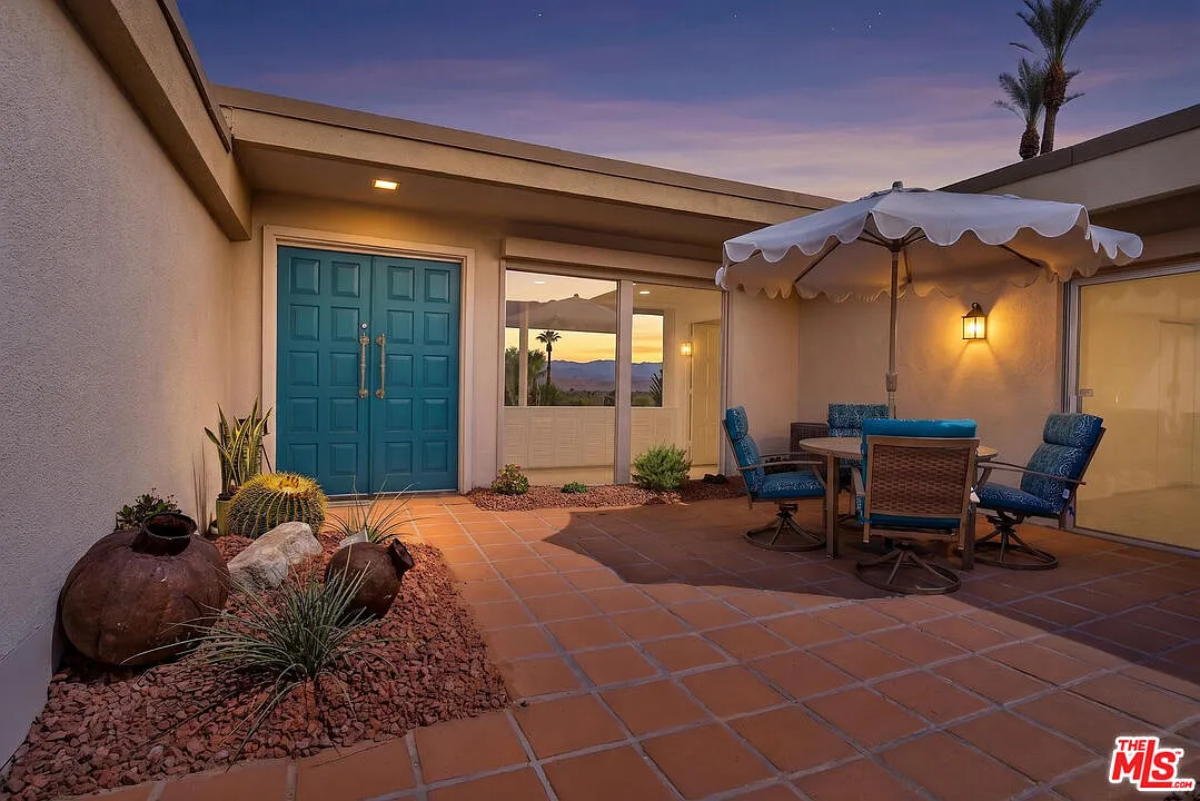 3 bed, 3.0 bath, 2064 sqft, $4,250 — Photo 1