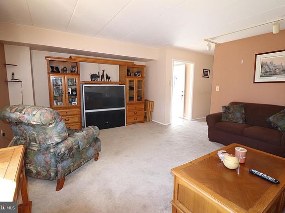 5th image of 13064 Kelvin Ave