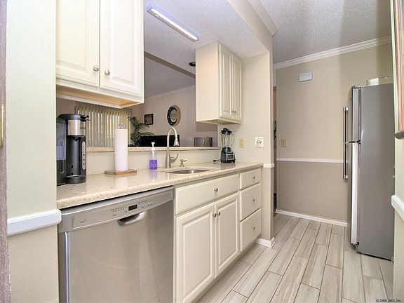 4th image of 113 Grenadier Ct