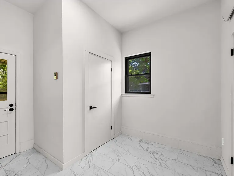 1414 S West Ave — Photo 29