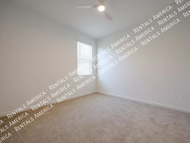3380 N Camden Dr — Photo 26