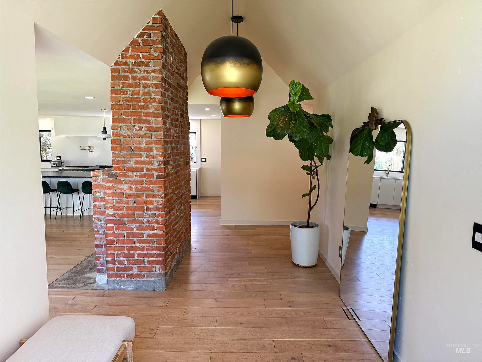 4 bed, 3000 sqft, $6,000 — Photo 3