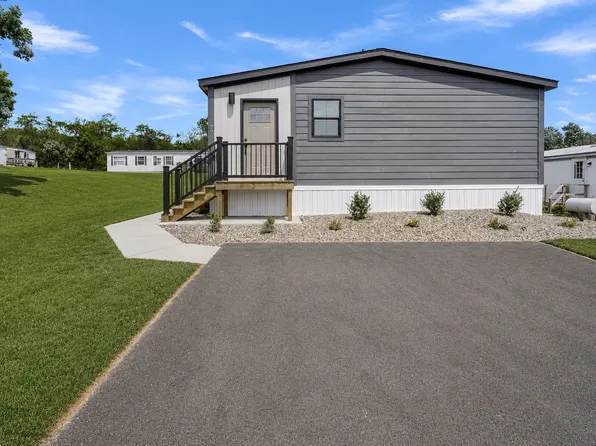 77 Tip Top Cir, Carlisle, PA 17015