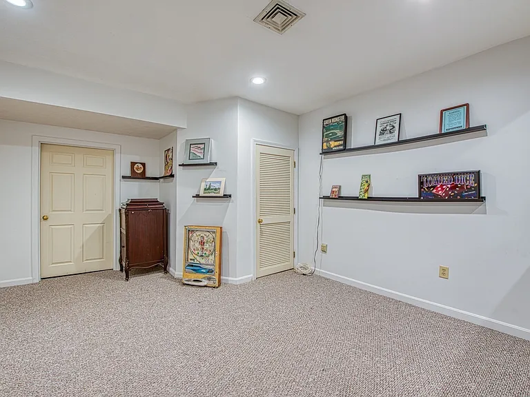 28 Gaslight Ln #28 — Photo 22