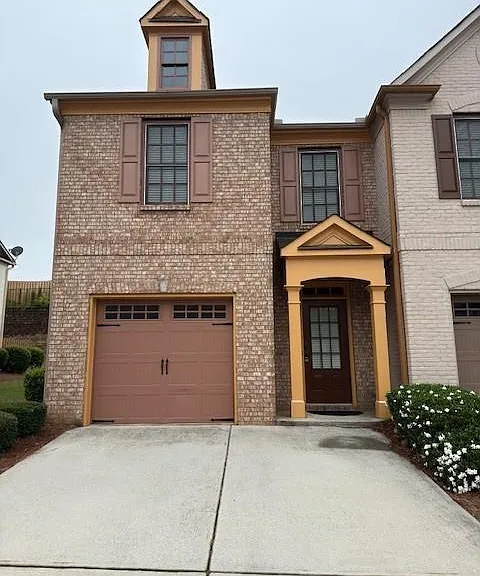 2718 Beynon Ln — Photo 1