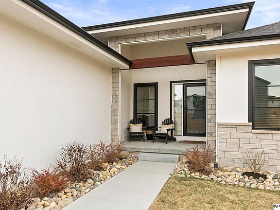 3rd image of 10918 Portage Dr