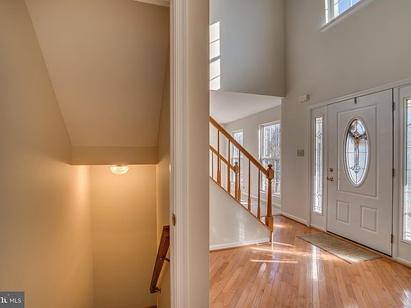 4th image of 25 Francis Ct