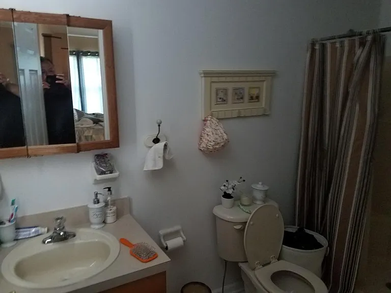 Master bedroom Bathroom