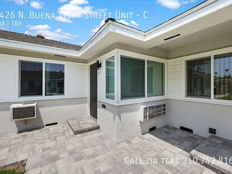 2426 N Buena Vista St #C — Photo 18
