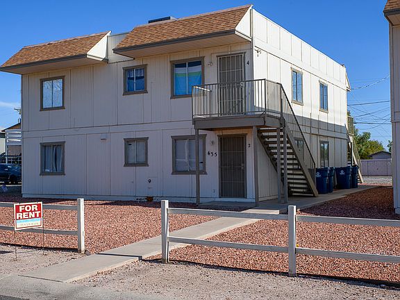 Front of building. Unit is in the rear. Building is located on the corner of 10th AV & Winchester.