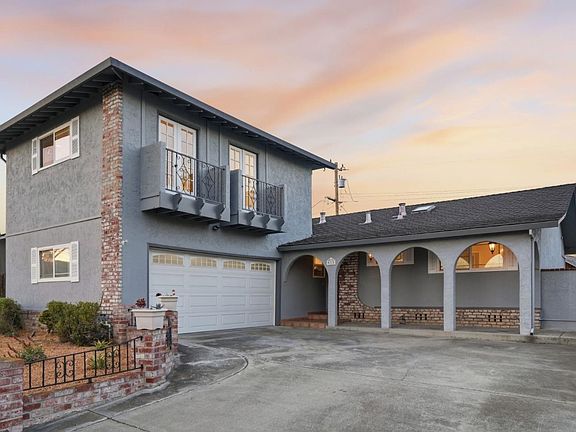 4th image of 911 Inverness Way