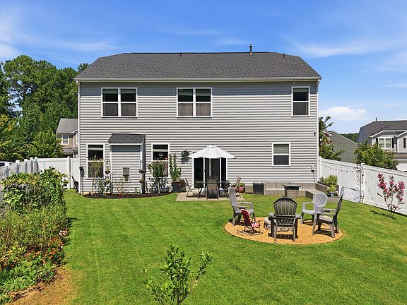 2nd image of 124 Rosebud Ln