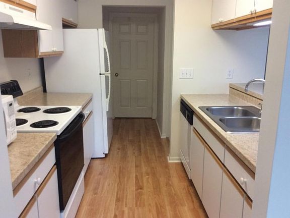 4th image of 6298 McNaughten Place Ln