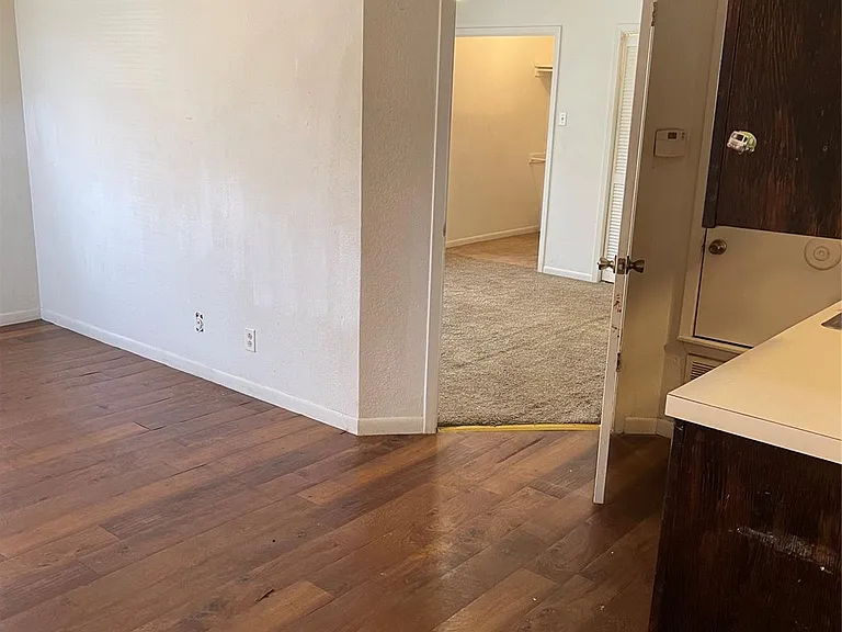 120 W Heron St #101 — Photo 2