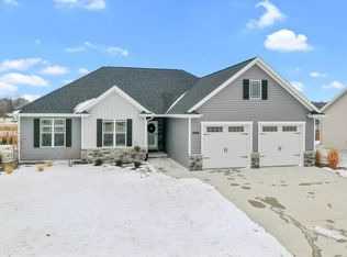 4529 Cottonwood Ln, De Pere, WI 54115