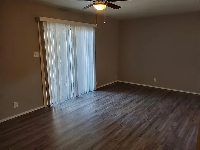 312 E Croslin St #104 — Photo 3