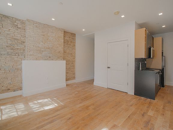 3rd image of 1053 Jefferson Ave #1A