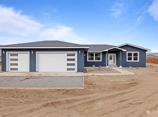 208 Clayton Pl SW, Mattawa, WA 99349