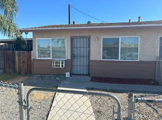 664 E Oakland Ave, Hemet, CA 92543