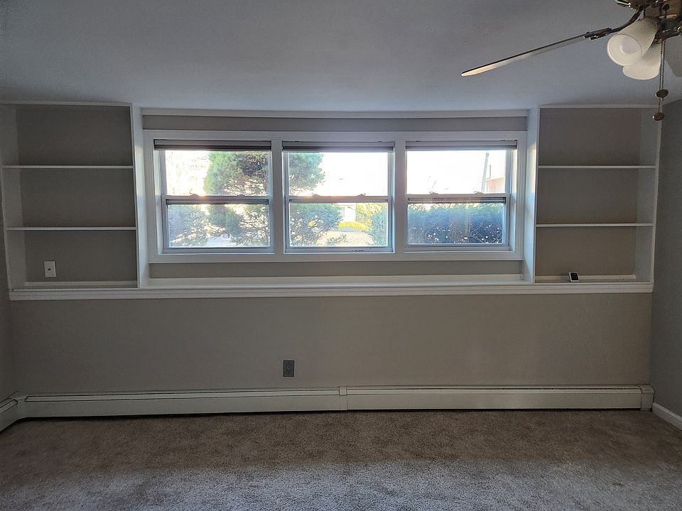 Spacious Livingroom