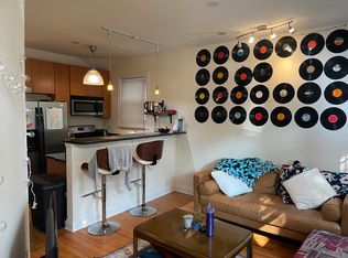 1713 W Altgeld St #1, Chicago, IL 60614