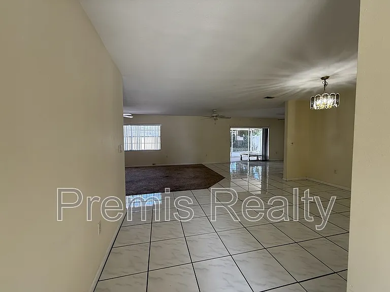 2238 Colonial Dr — Photo 6
