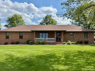 10520 Vonder Haar Ln, Breese, IL 62230