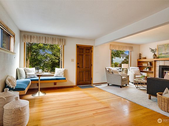 2nd image of 3224 N 32nd Street