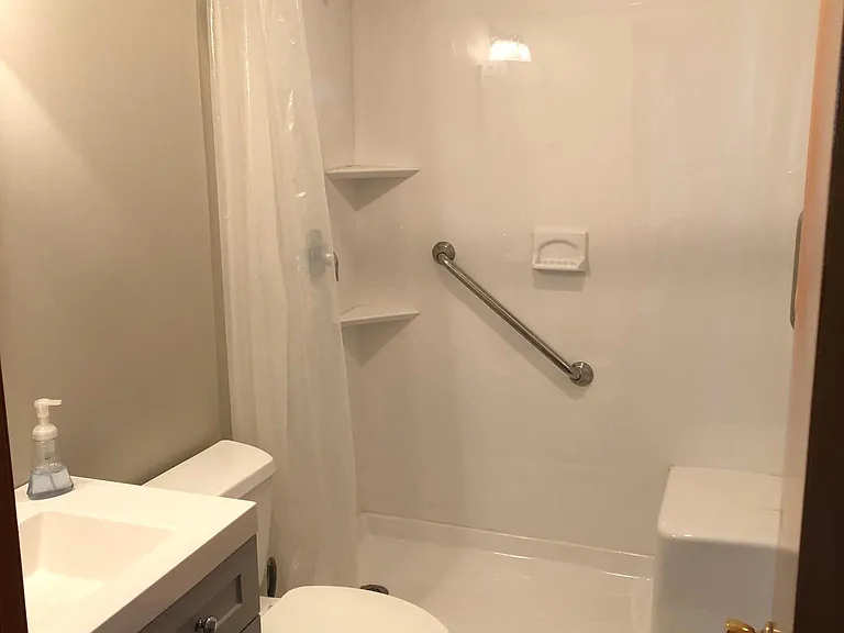 Main bath, just renovated.