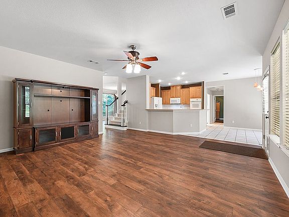 4th image of 12109 Carlsbad Dr