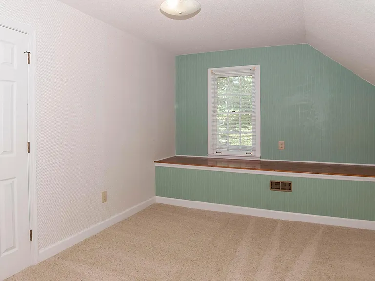 104 Lively Ct E — Photo 20