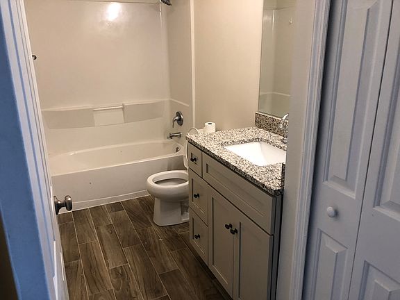 2nd image of 1372 Willow Crest Dr