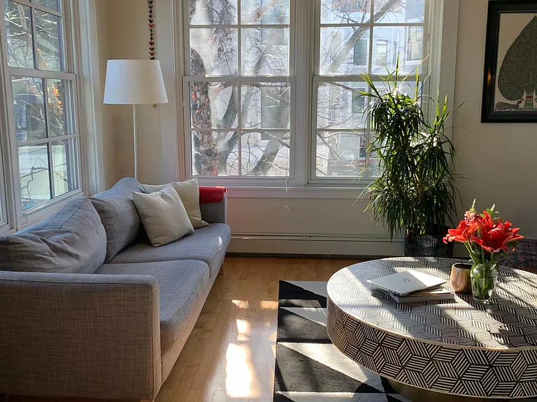400 Washington St #302 — Photo 3