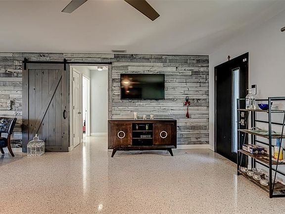 4th image of 1422 Joel Ln