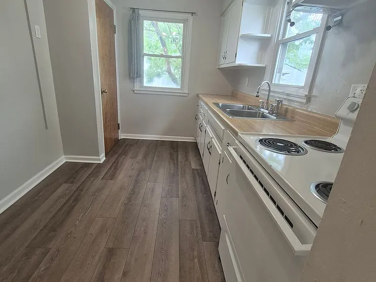 2623 Springmont Ave — Photo 10