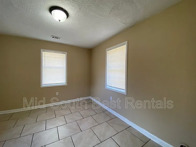 1236 Chickamauga Ave — Photo 7