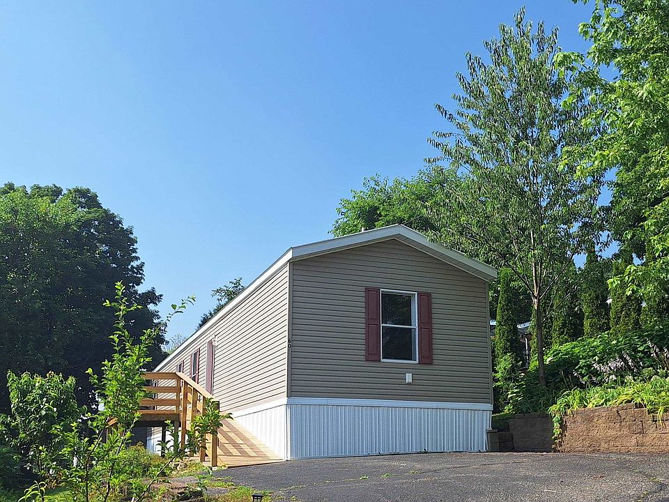 1st image of 60 Apple Hill Dr