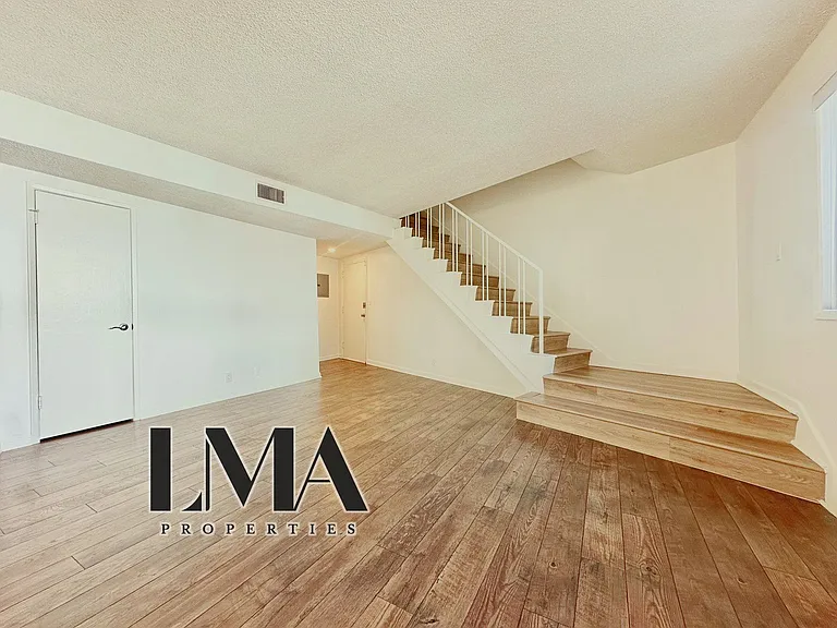 1830 N La Brea Ave #7A — Photo 17