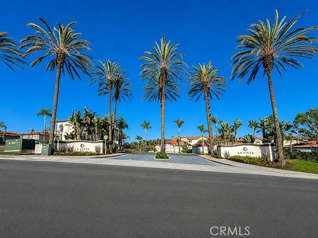 30902 Clubhouse Dr — Photo 2
