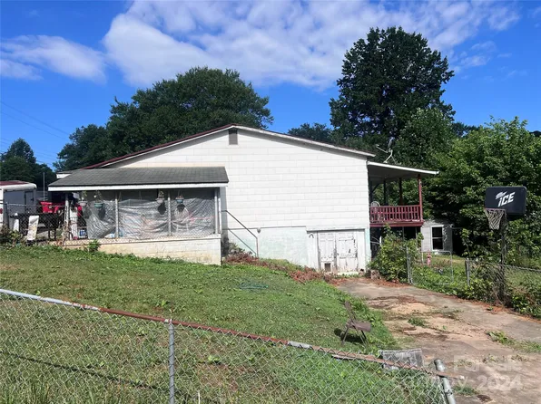 281 Glenwood Dr, Marion, NC 28752