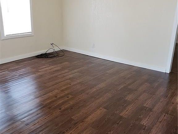 4th image of 410 E Verbina St