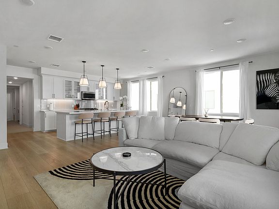 4th image of 16450 Veterans Way #202